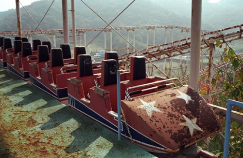 This abandoned amsumement Park in Japan is one of the scariest places on earth.